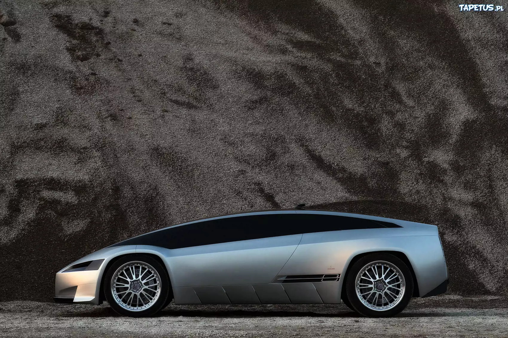 Lewa, Strona, Italdesign Giugiaro Quaranta
