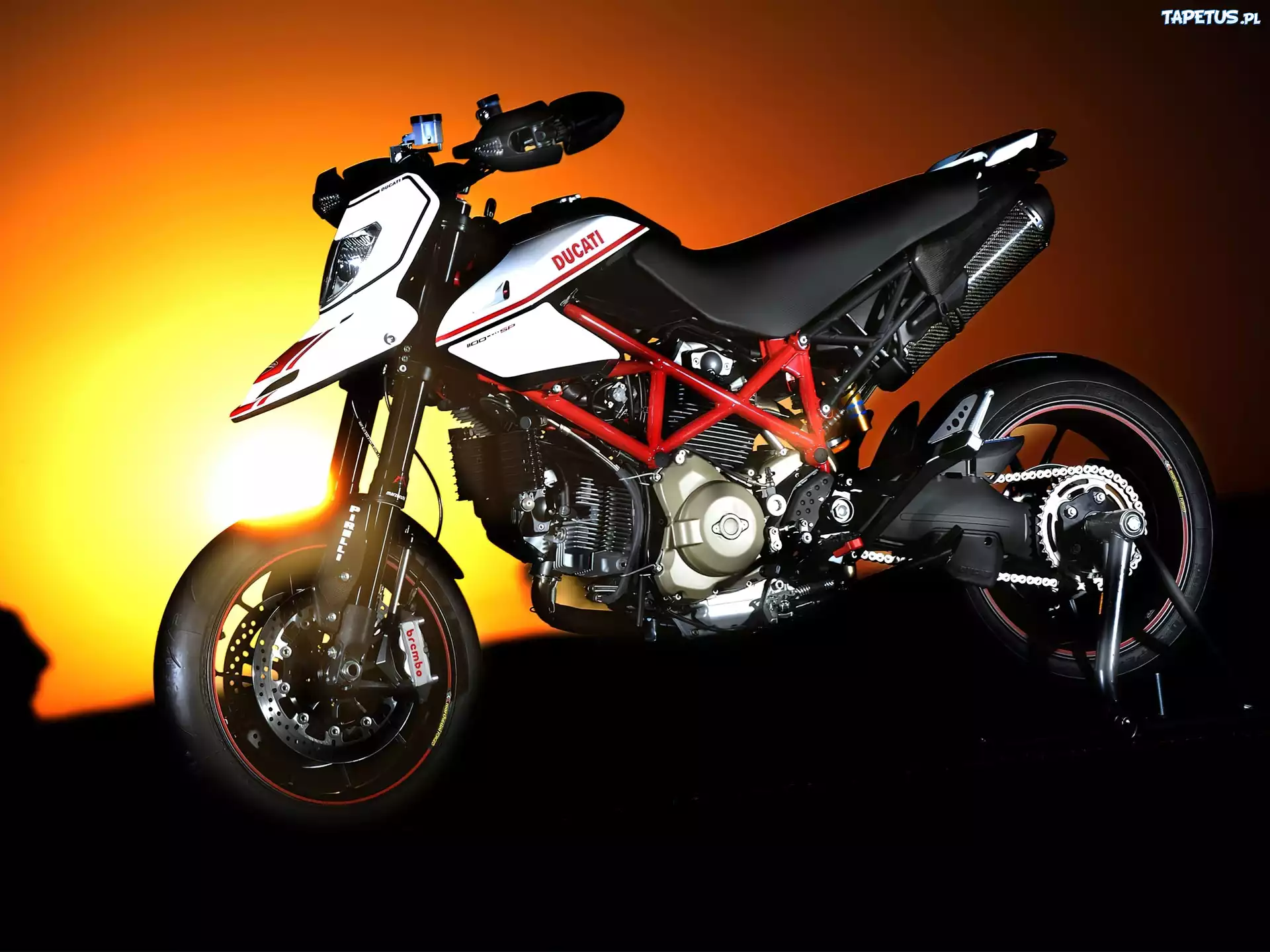 Ducati Hypermotard 1100, Zaciski, Brembo