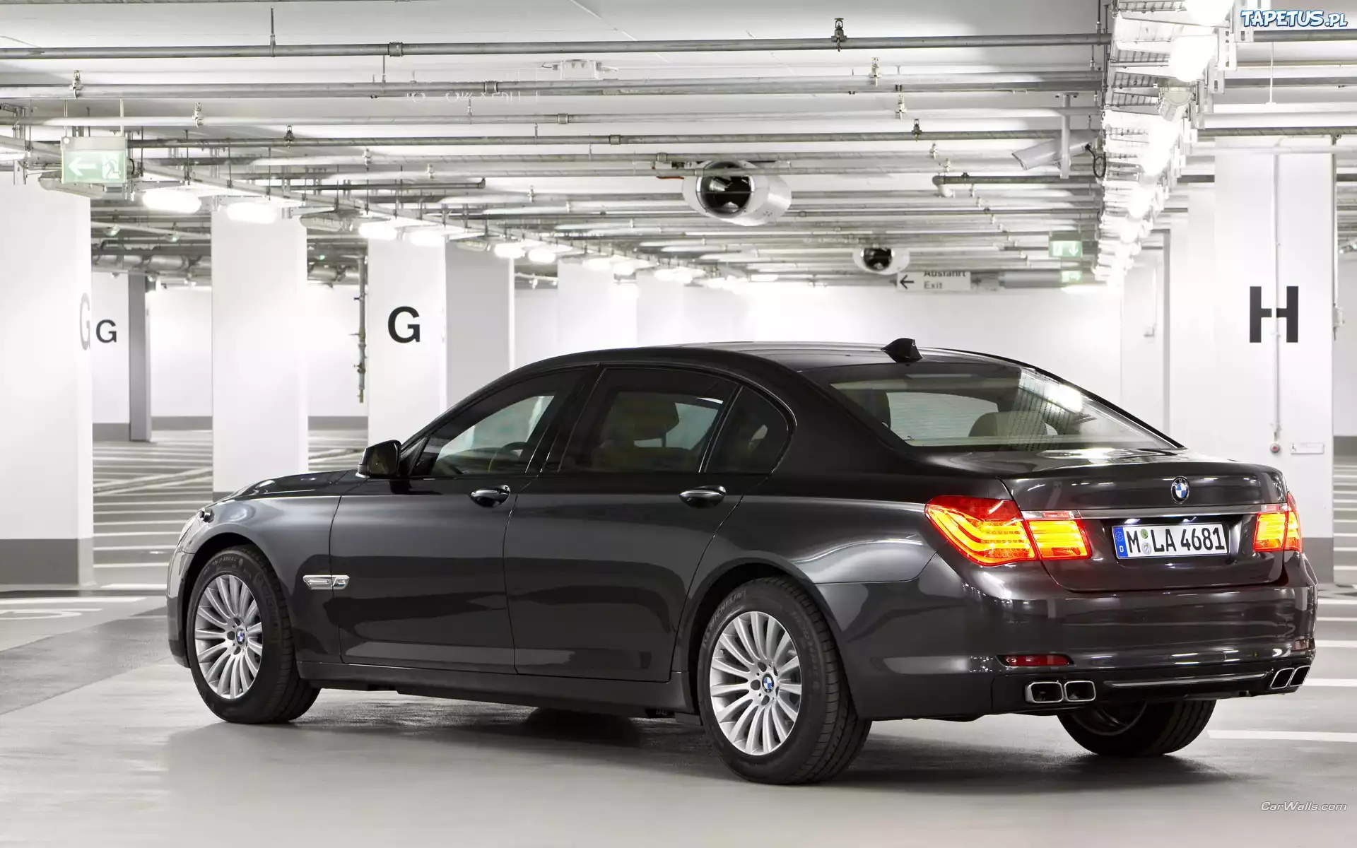 Czarne, BMW F01, Tył