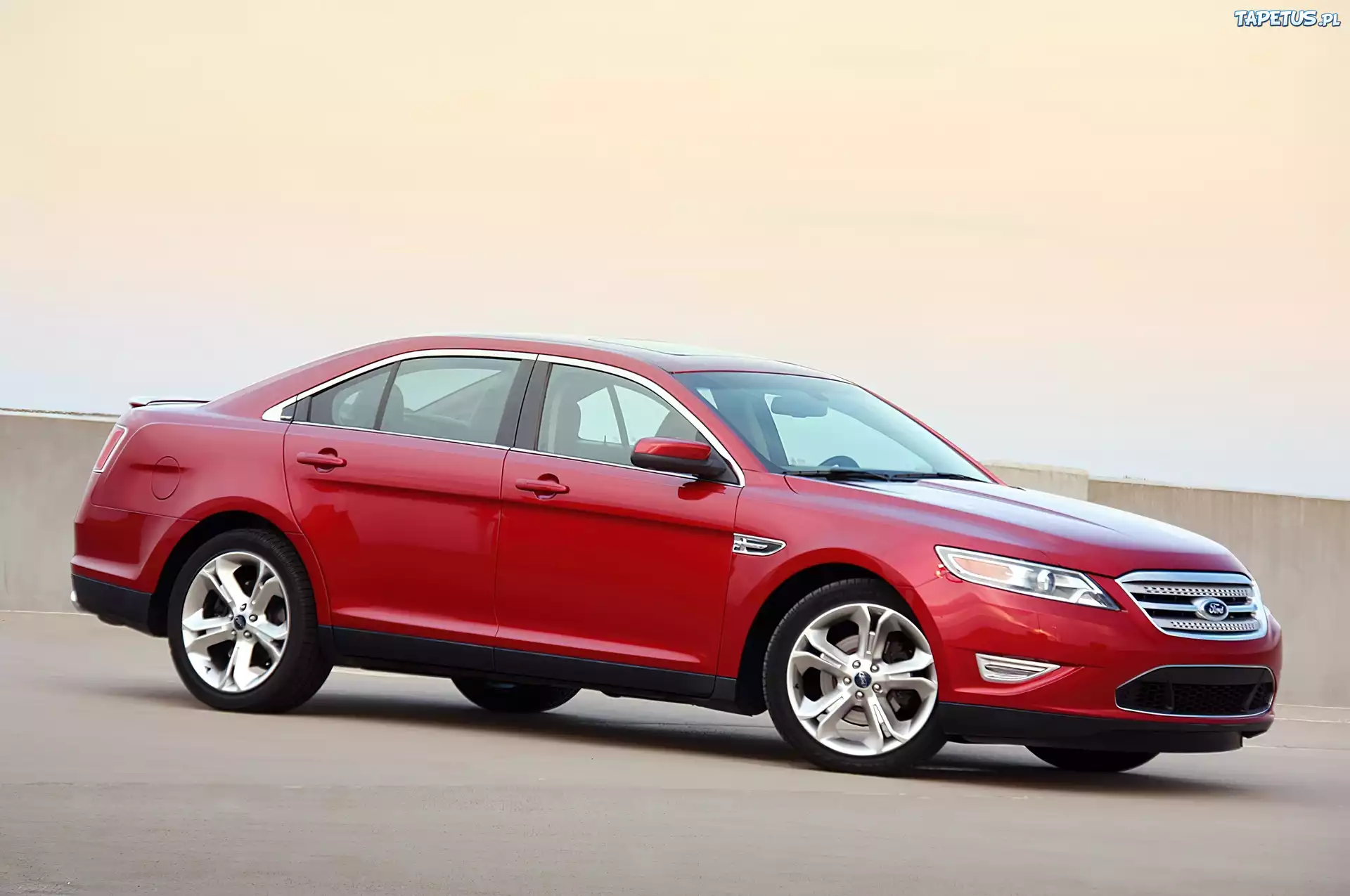 Ford Taurus, Sedan