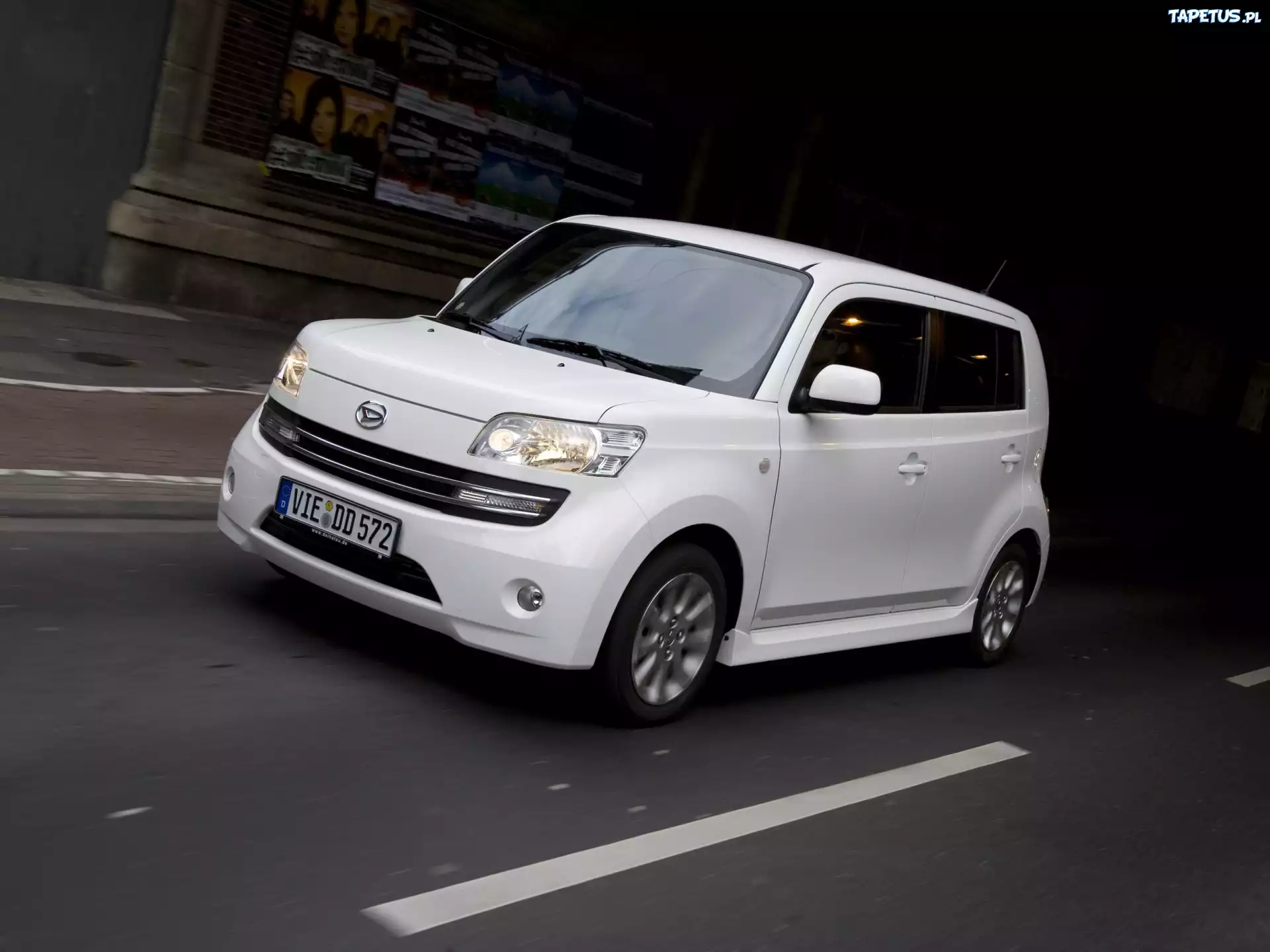 Daihatsu Materia, Tunel