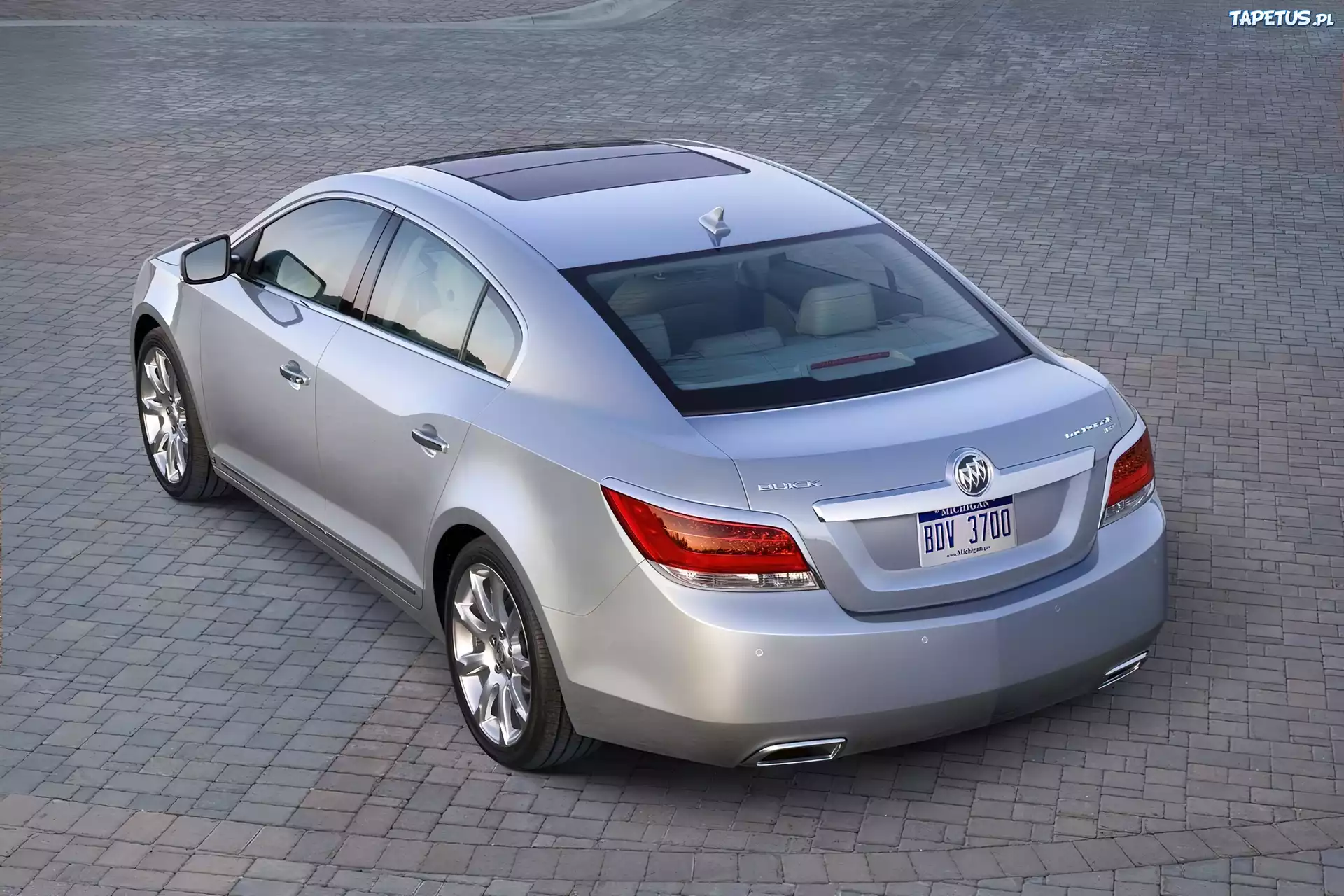 Srebrny, Buick LaCrosse, Dwie, Rury, Wydechowe