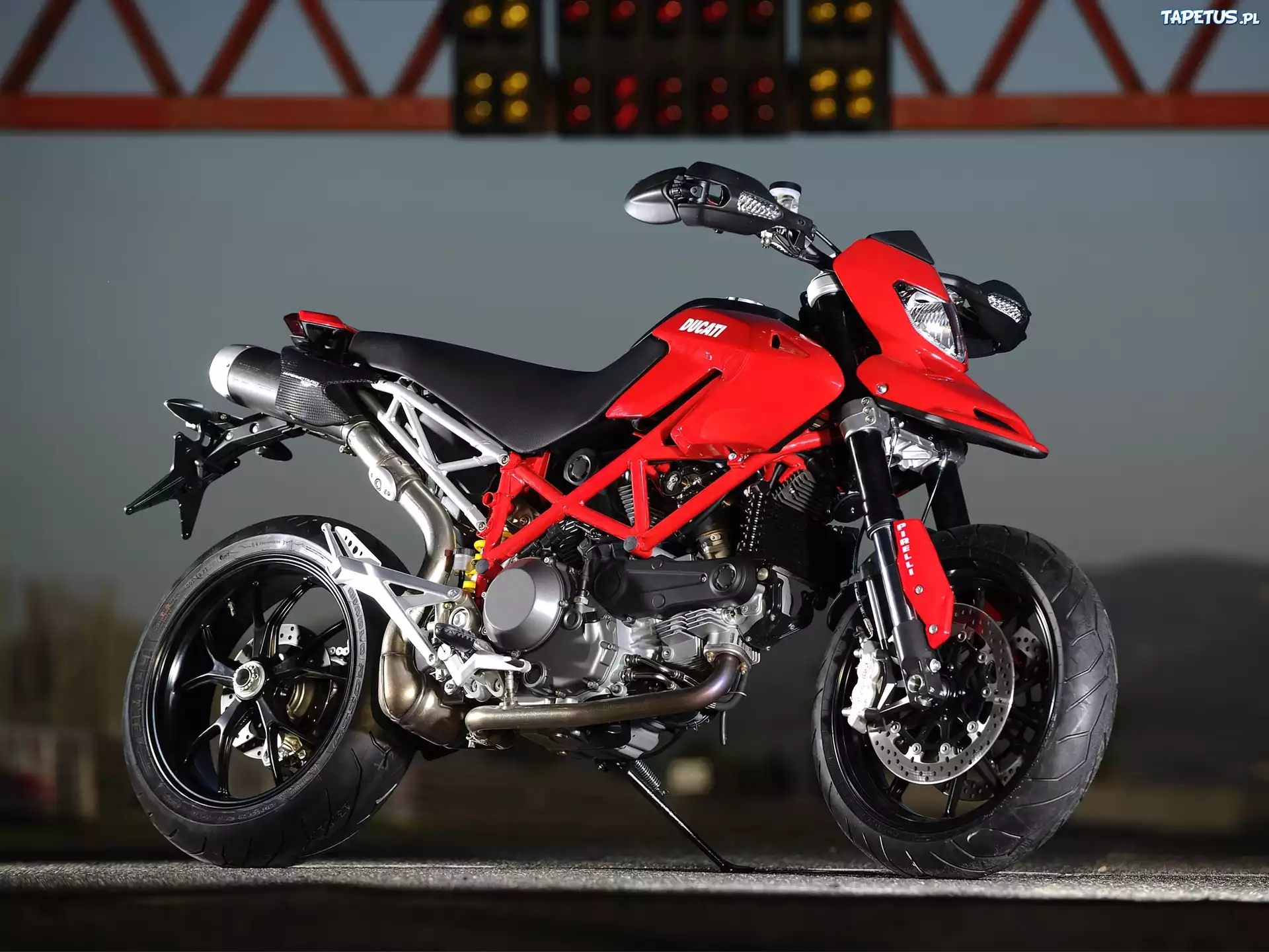 Czerwone, Ducati Hypermotard 1100, Alufelgi
