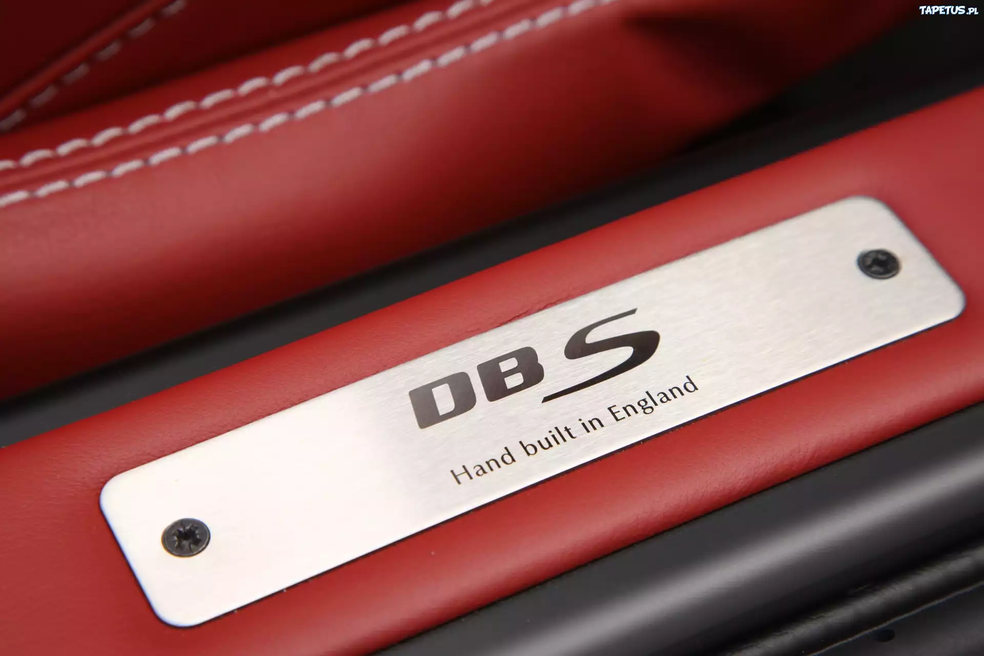 Aston Martin DBS, Ręczna, Robota