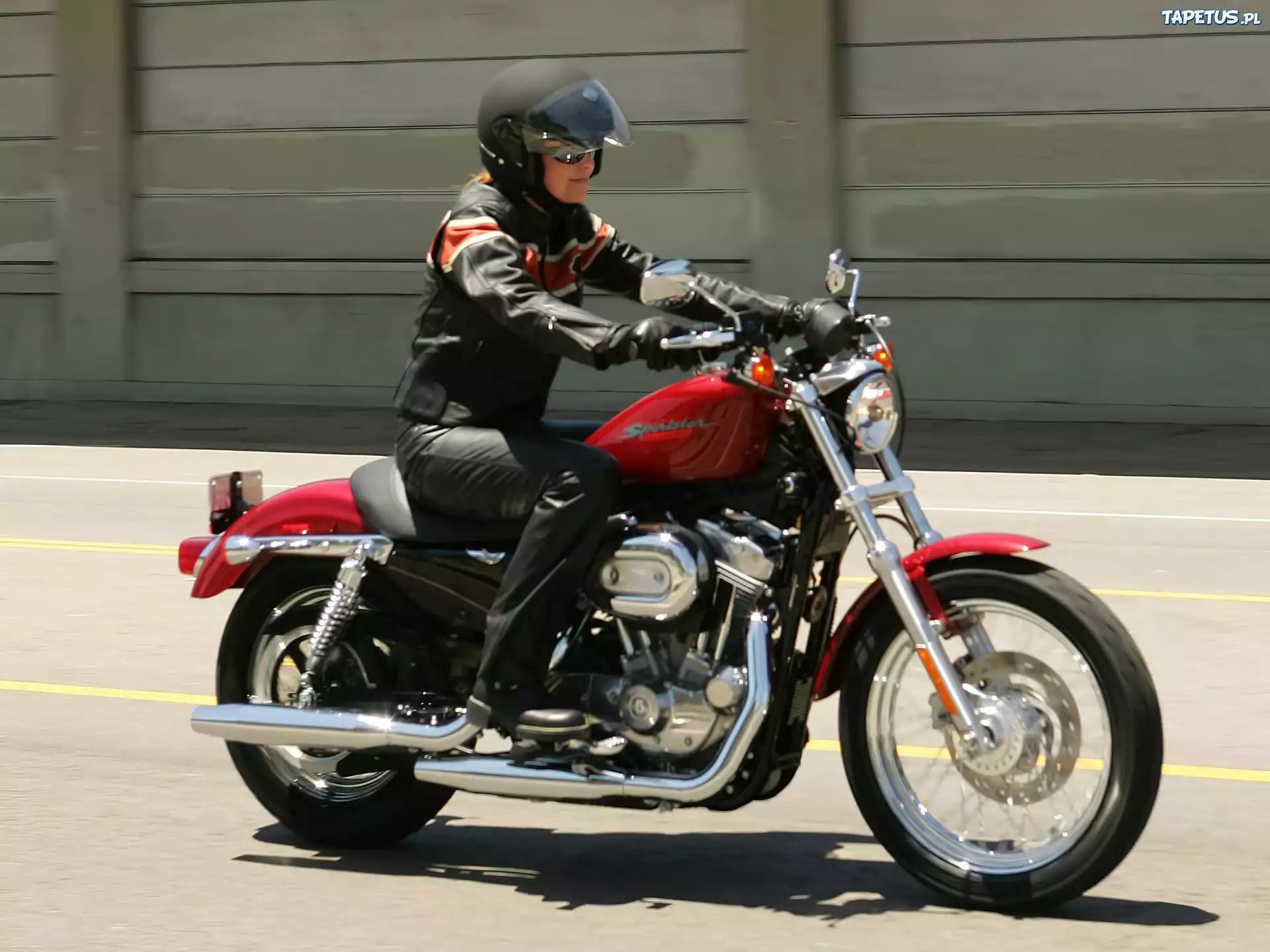 Harley Davidson XL883, Motocyklistka