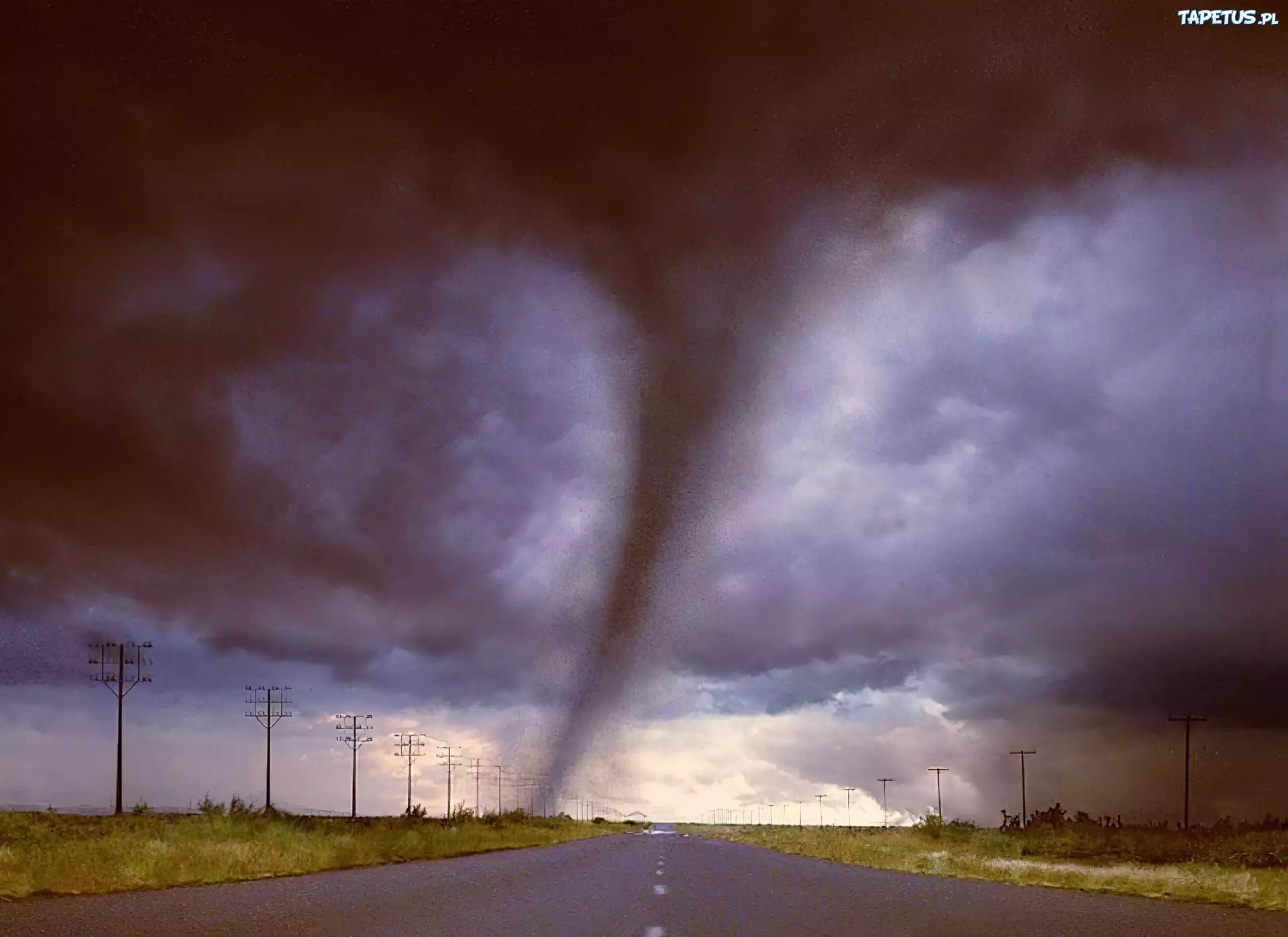 Tornado, Pole, Droga