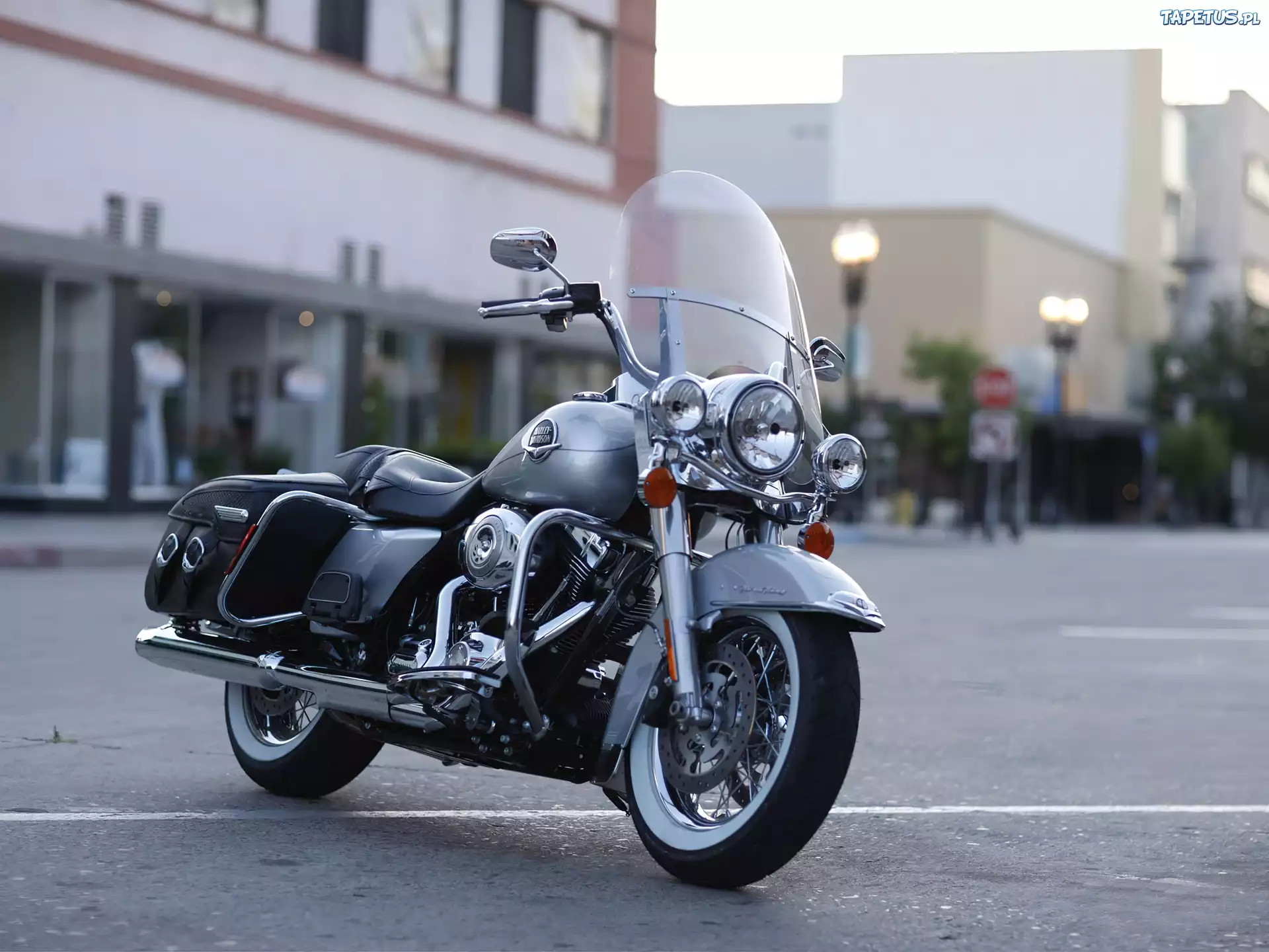 Harley Davidson Road King Classic, Akcesoryjne, Lampy