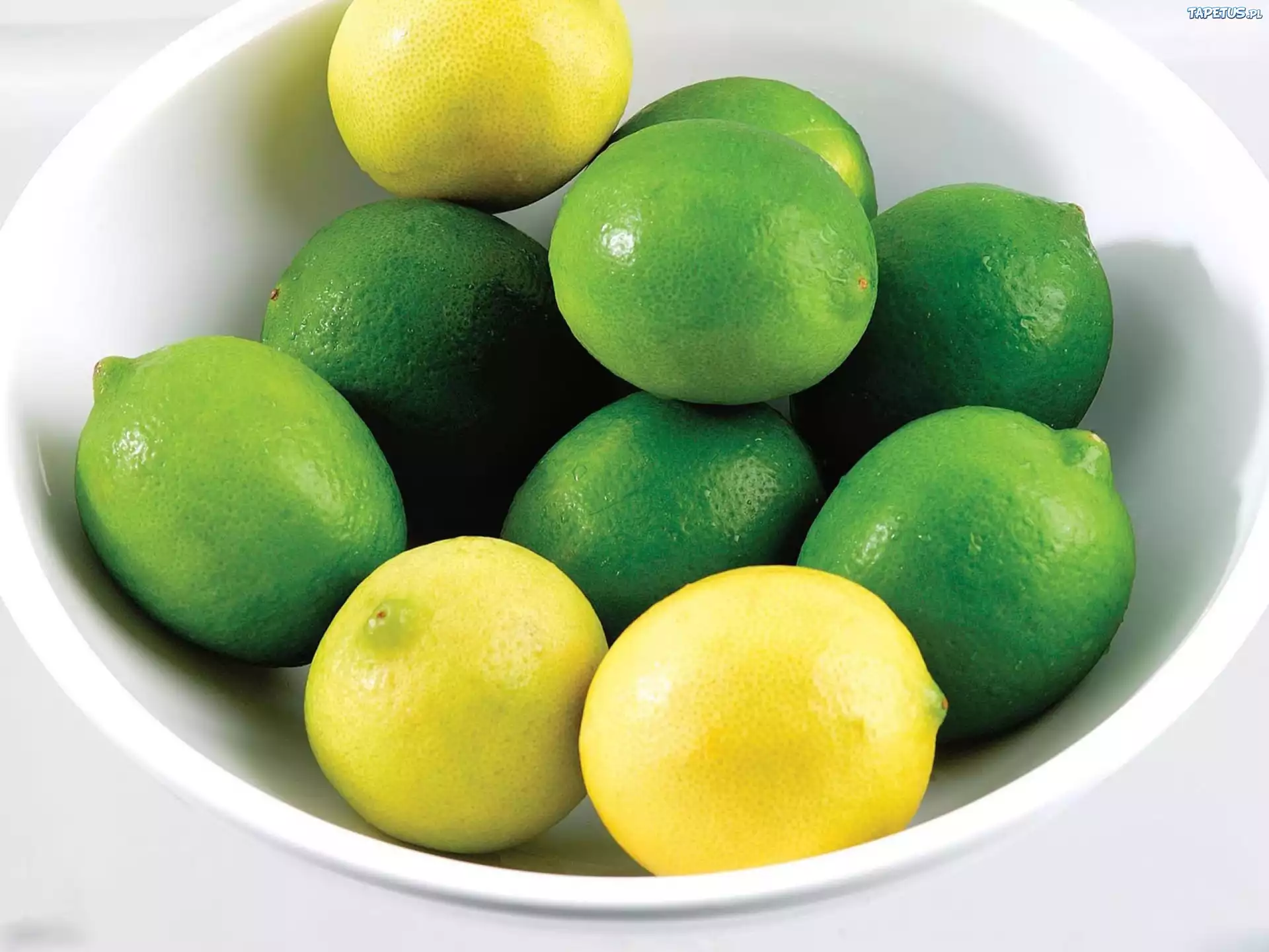 Желто зеленый фрукт. Зеленый лимон. Фрукты зеленого цвета. Лайм фрукт.