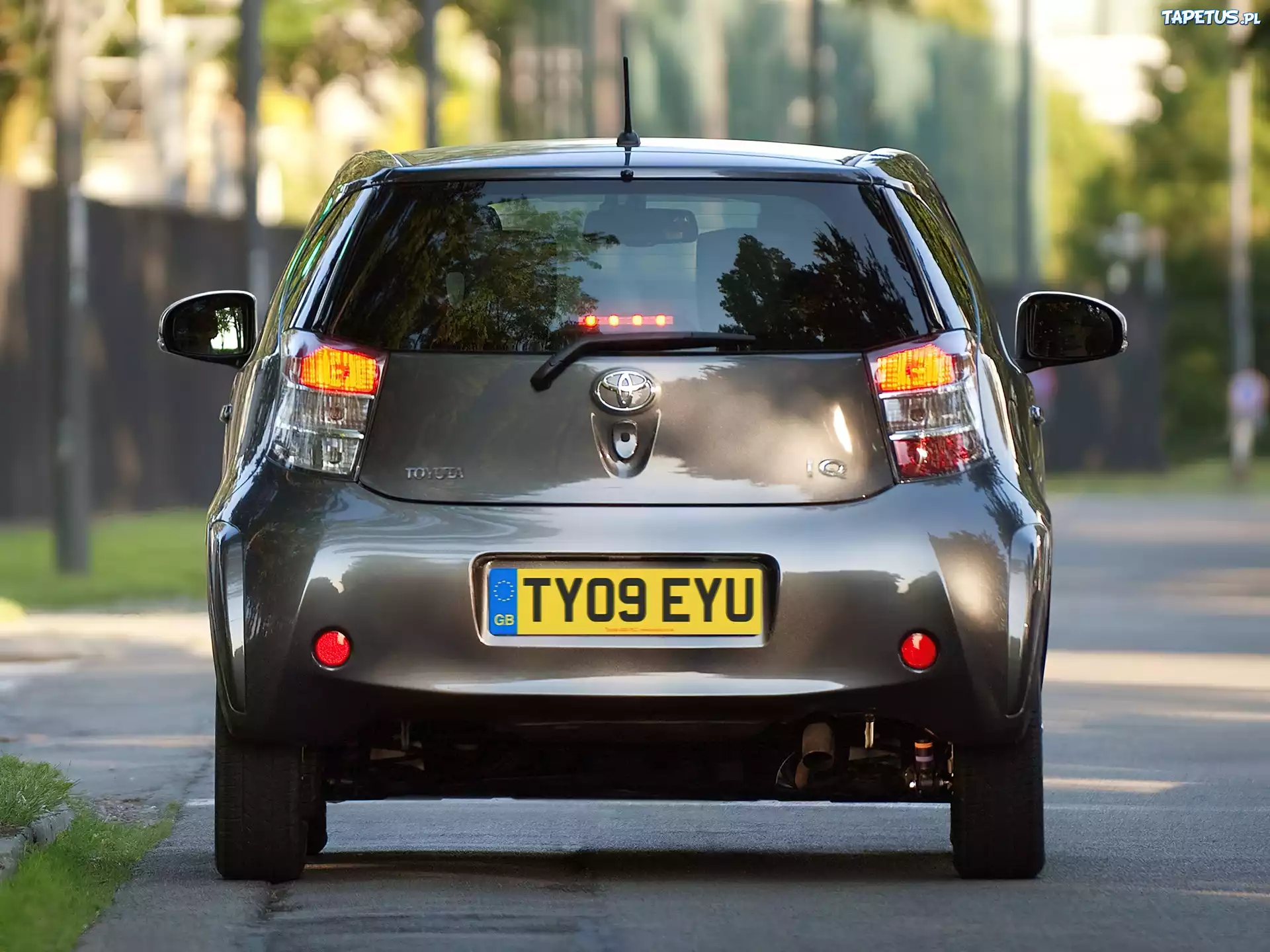 Toyota iQ, Lampy, Tył