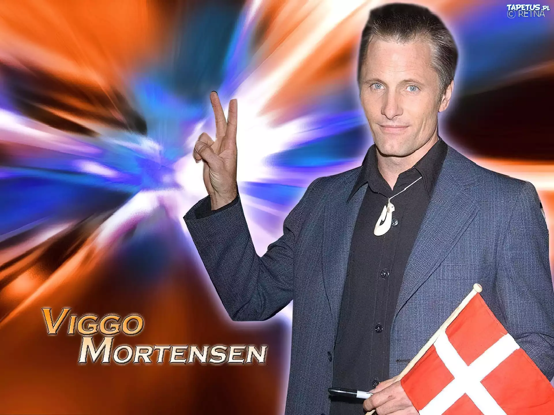 Viggo Mortensen,czarna koszula, flaga