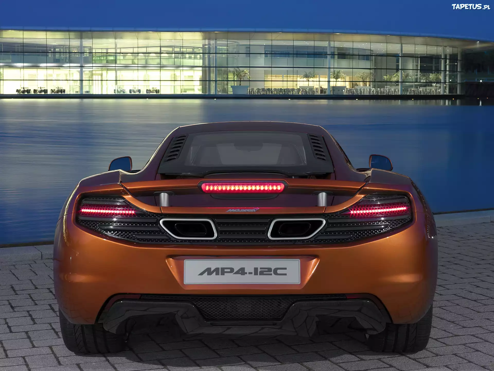 McLaren MP4-12C, Tył, Lampy