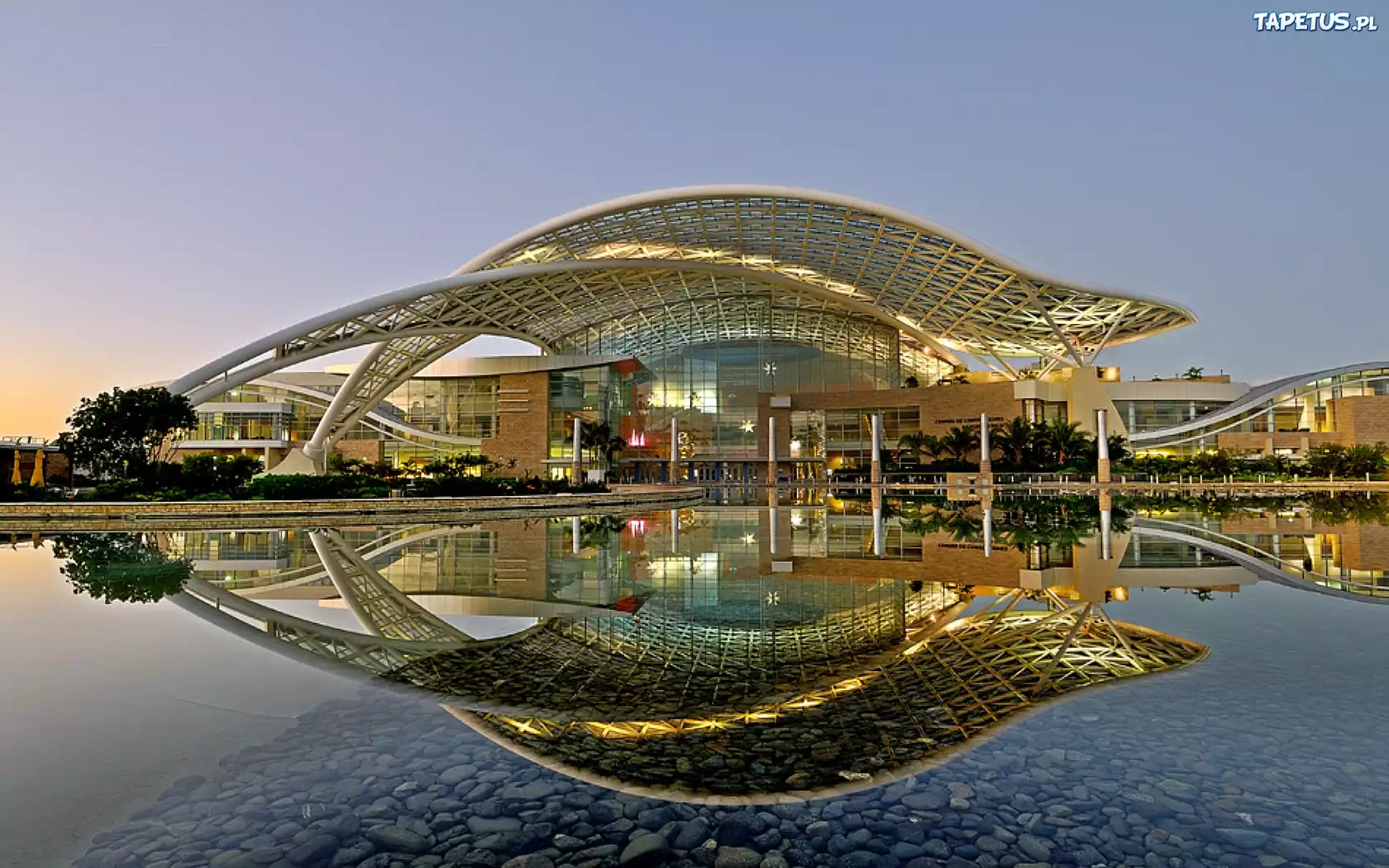 Nowoczesna, Architektura