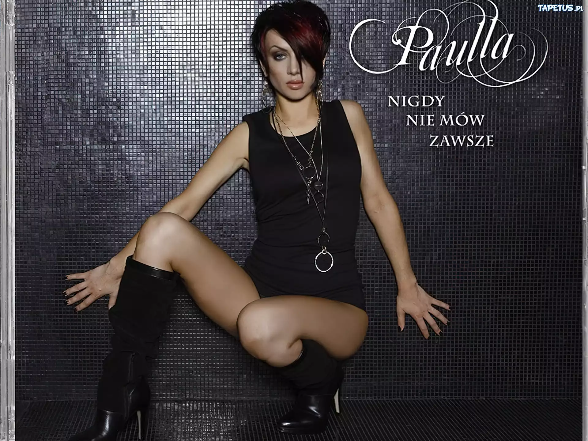 Paulla, Czarne, Kozaki