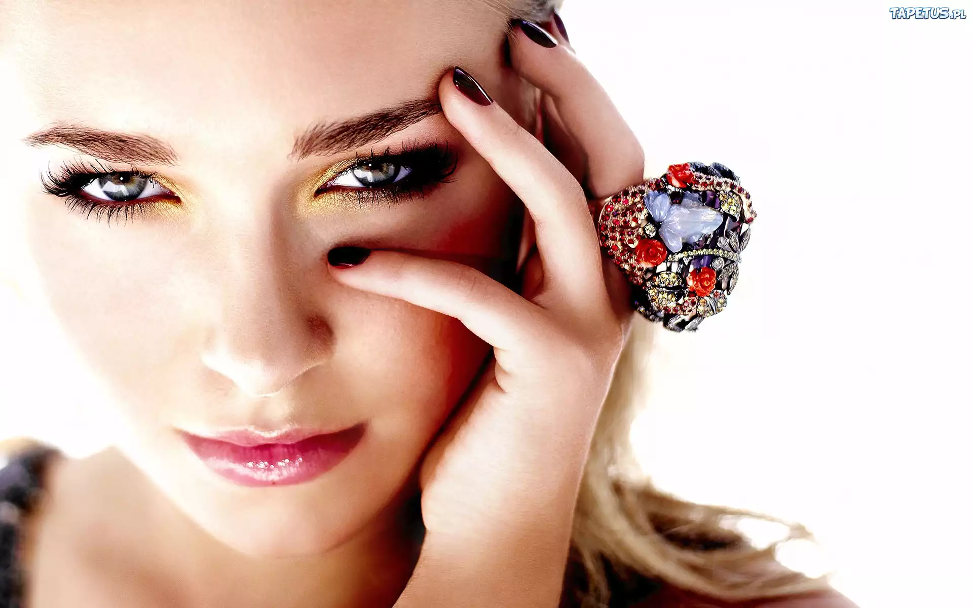 Hayden Panettiere, Pierścionek