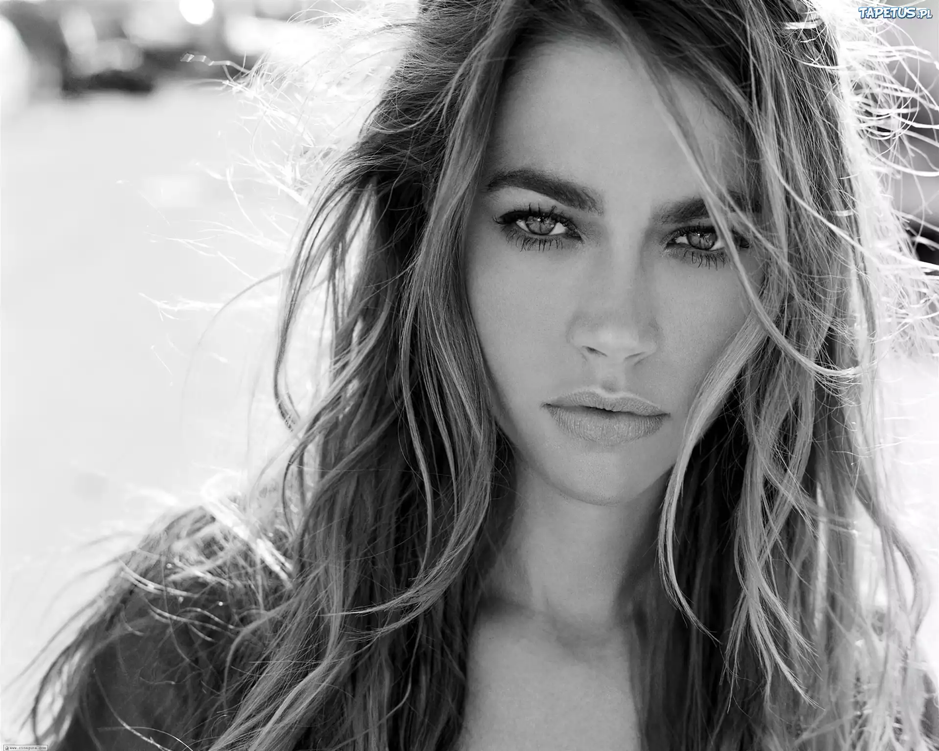 Smutna, Denise Richards