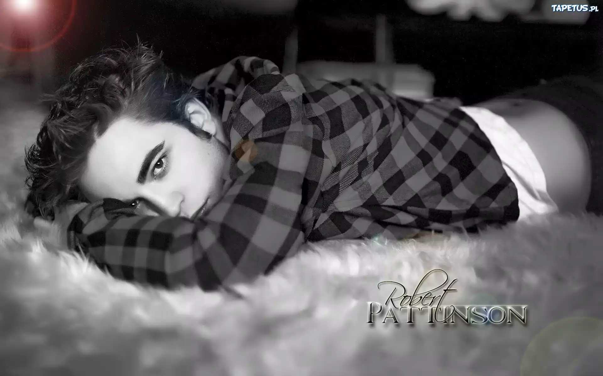 Robert Pattinson, Łóżko
