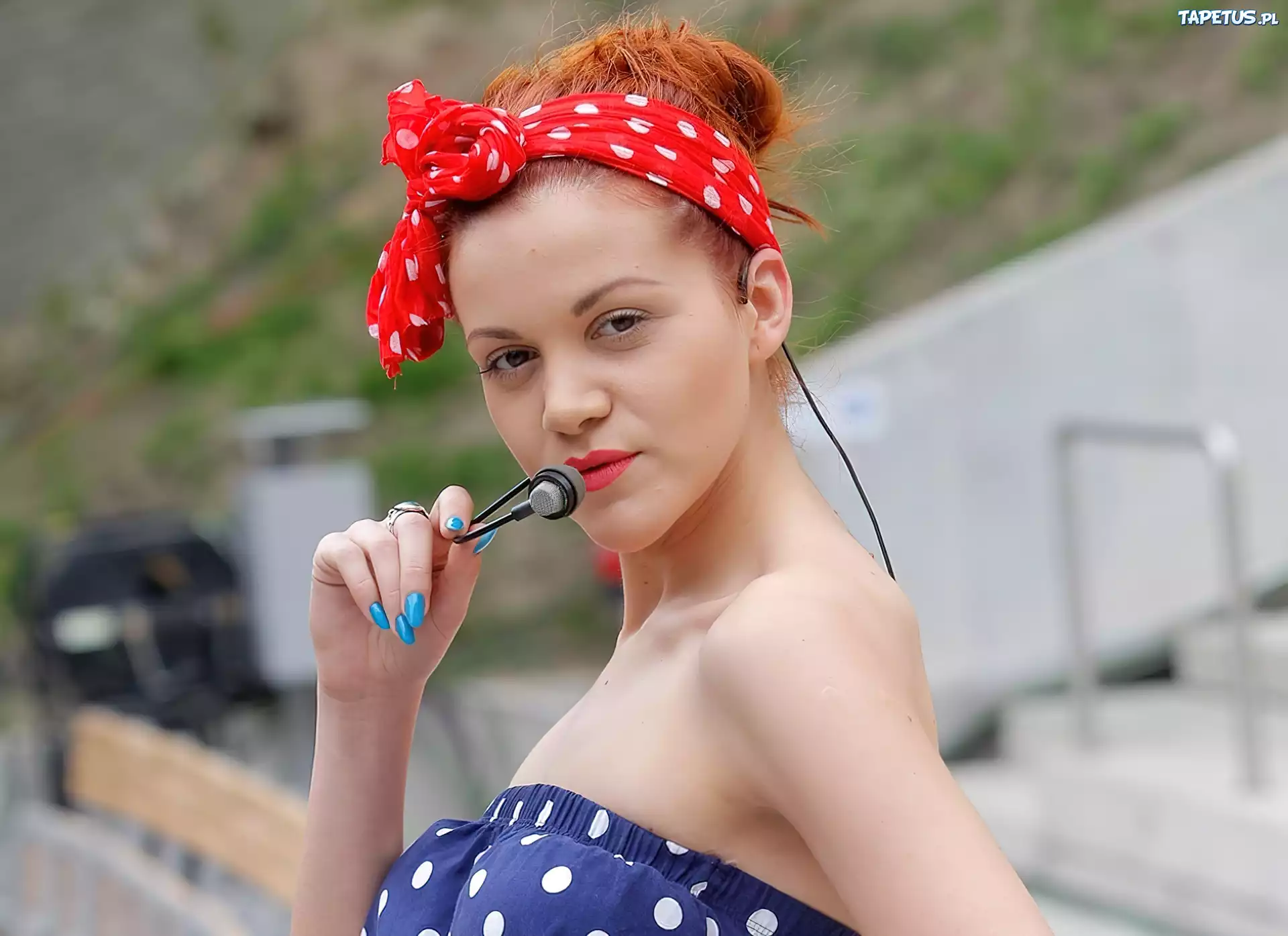 Dominika Gawęda, Niebieskie, Paznokcie
