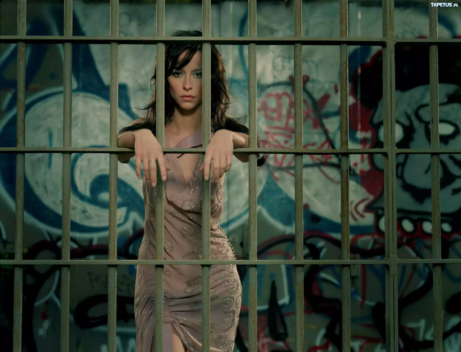 Jennifer Love Hewitt, krata, graffiti