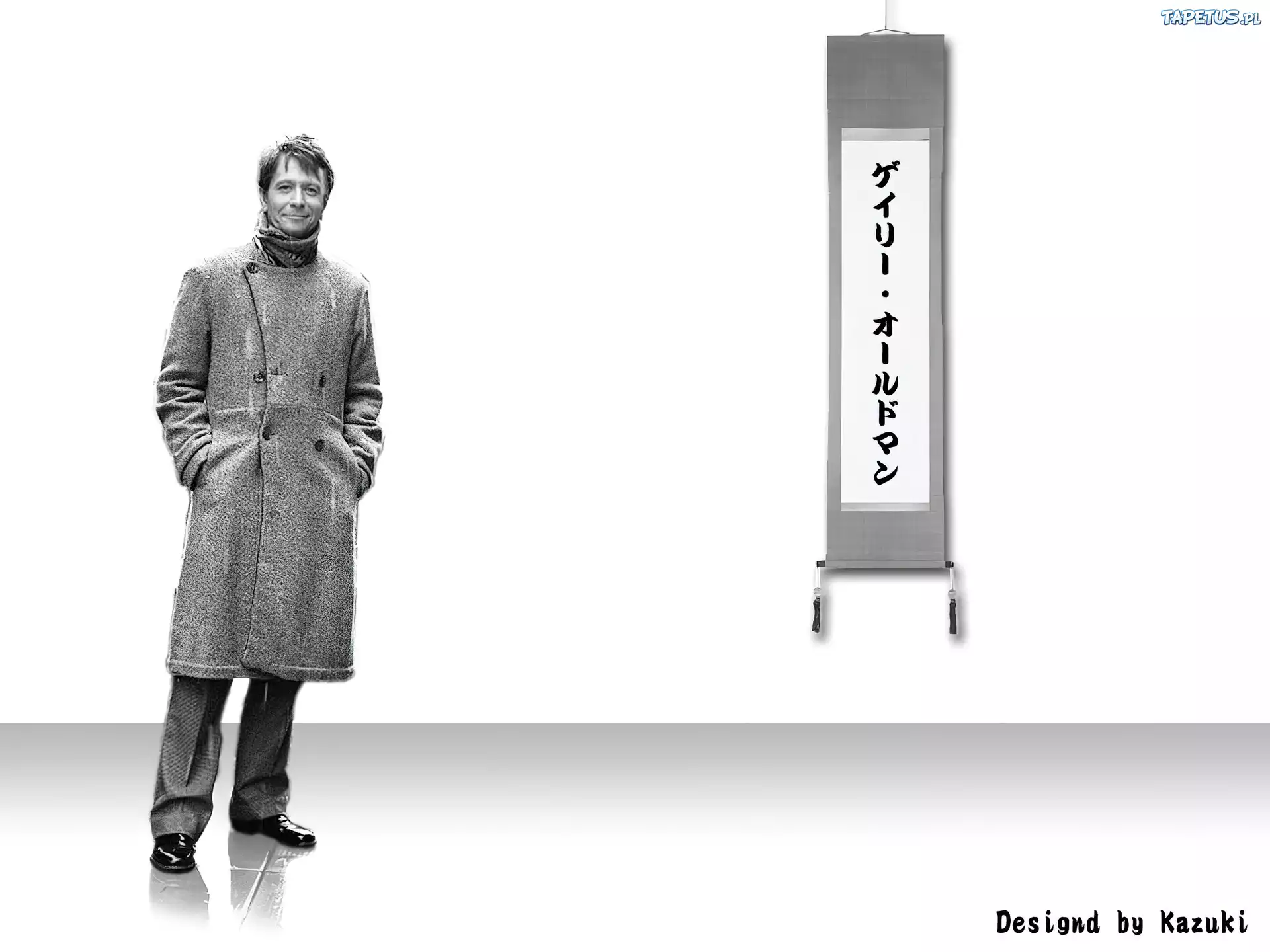 Gary Oldman,szary strój, płaszc