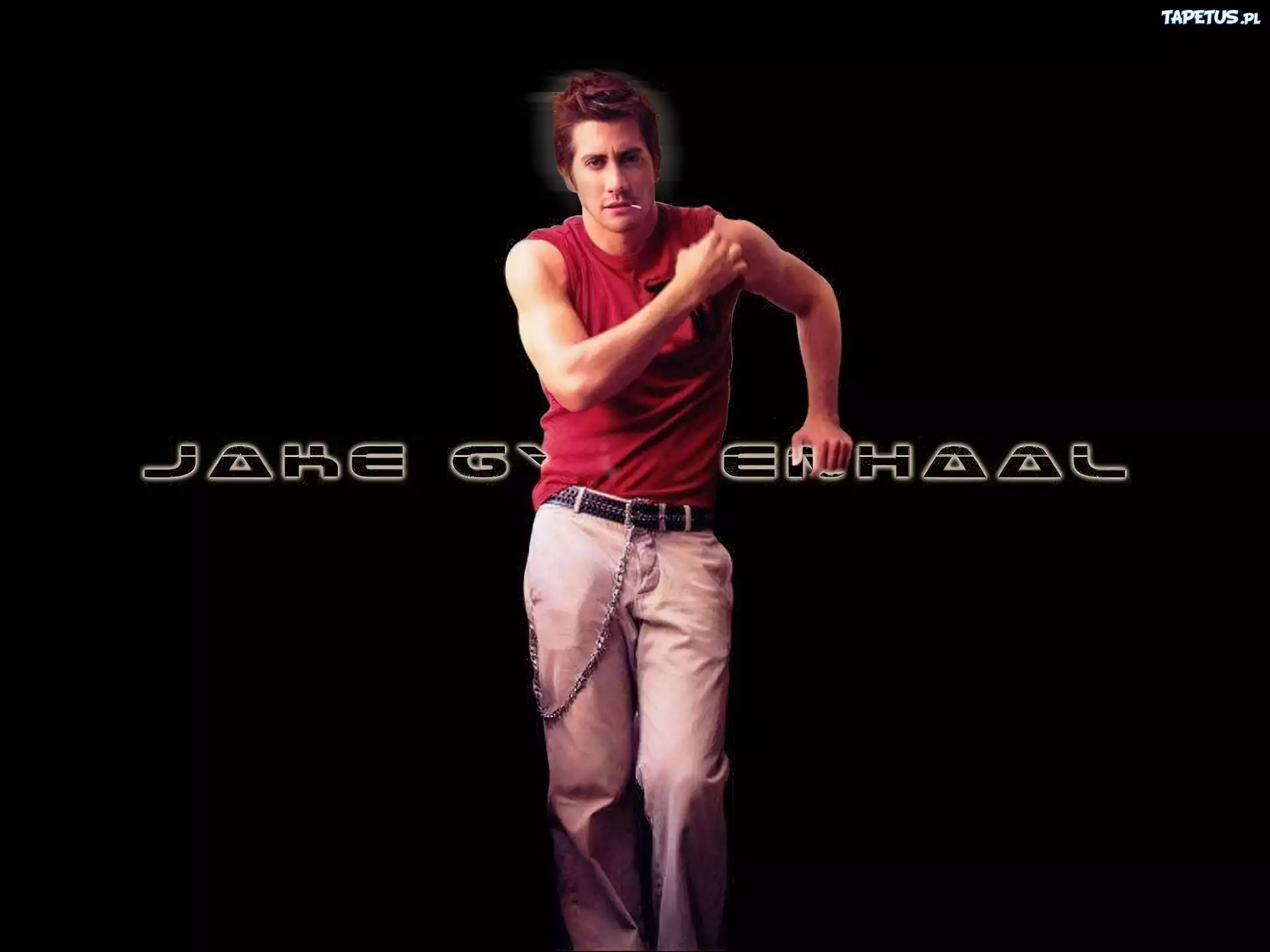 Jake Gyllenhaal,czerwona koszulka