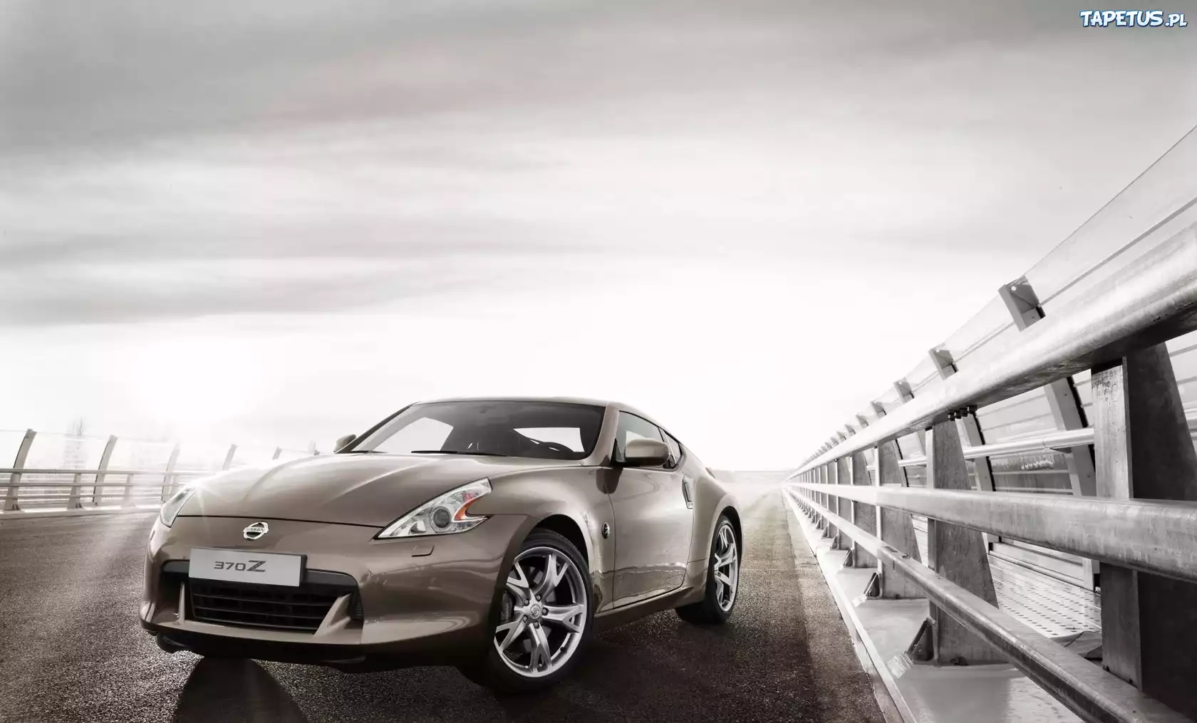 Nissan 370Z, Maska, Reflektory