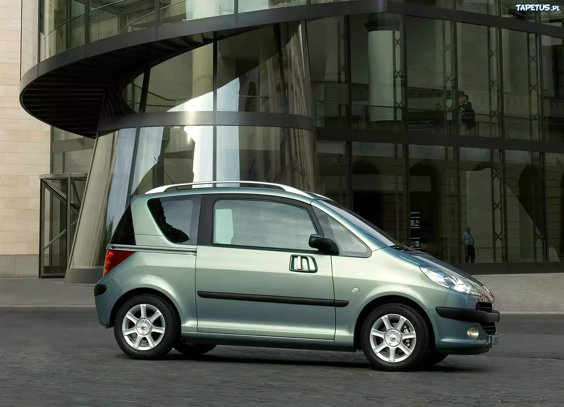Peugeot 1007, Rozsuwane, Drzwi