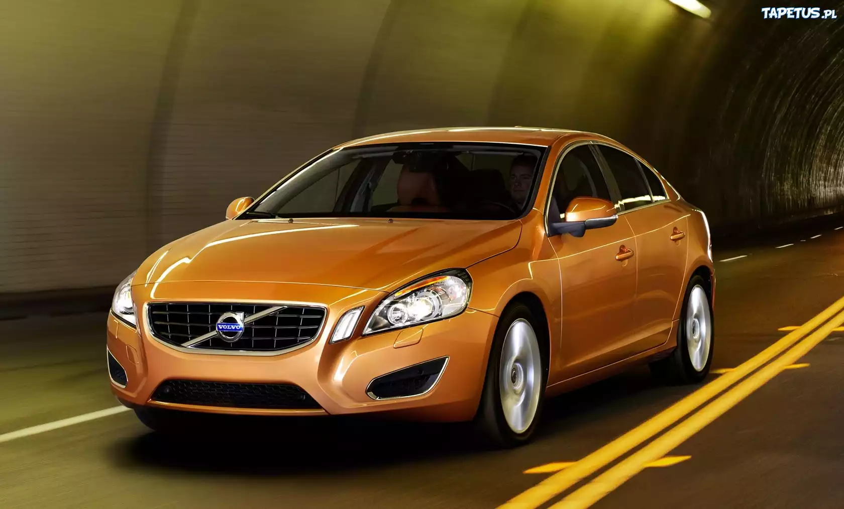 Volvo S-60, Tunel