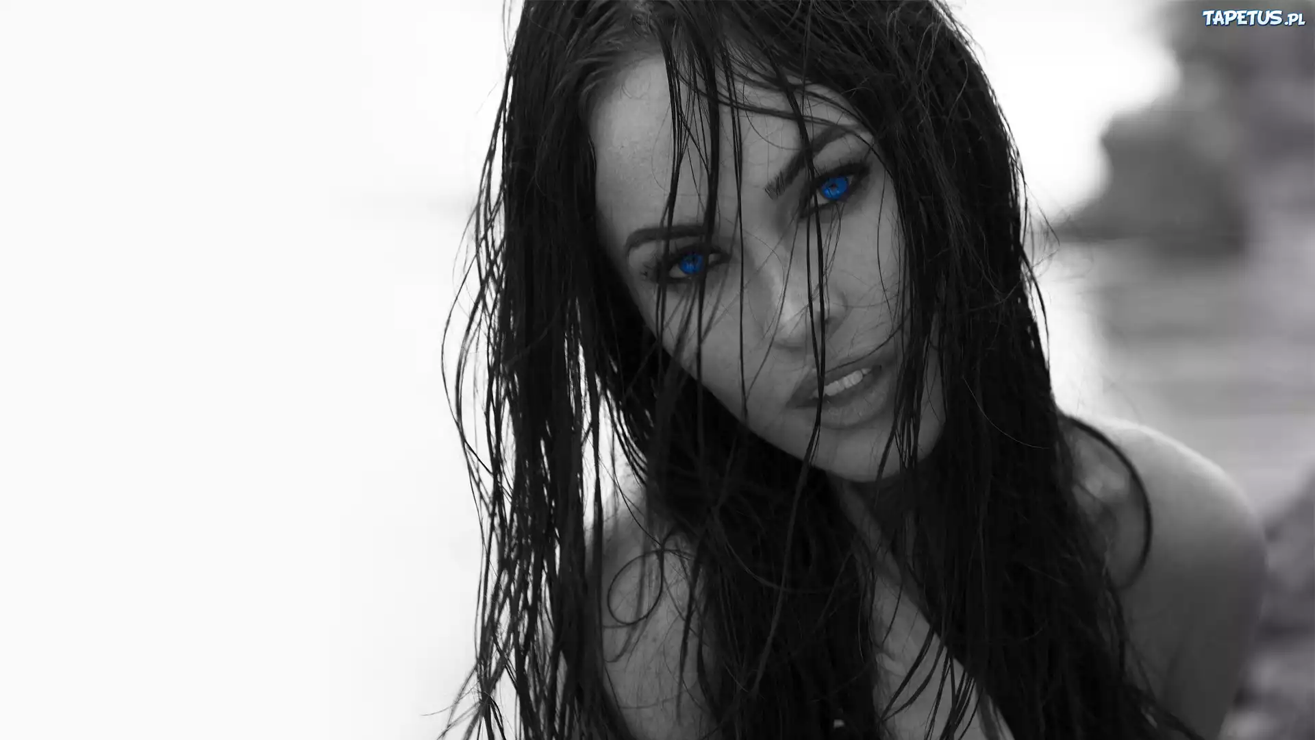 Megan Fox, Niebieskie, Oczy