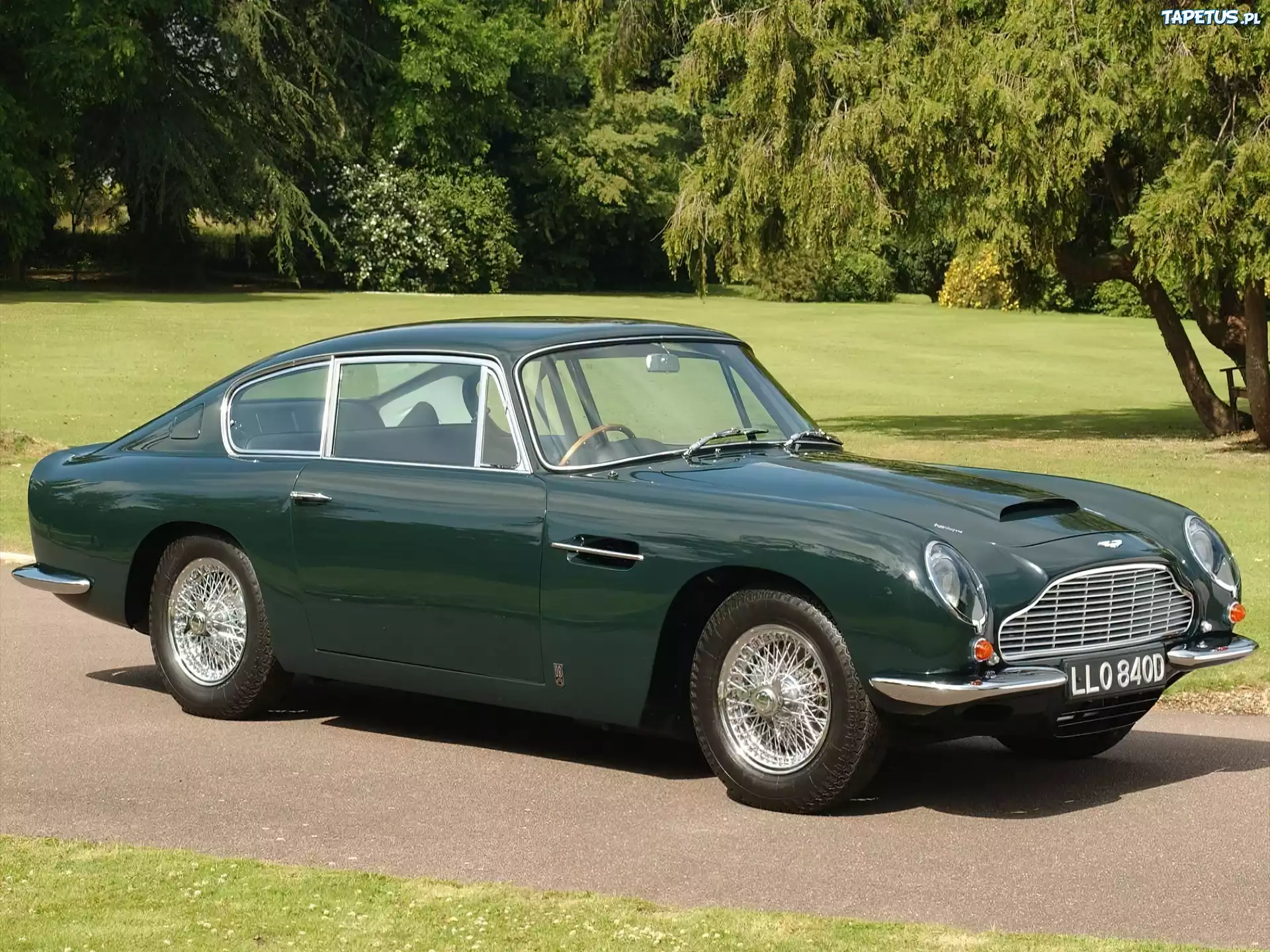 Zielony, Aston Martin DB6, Lampy