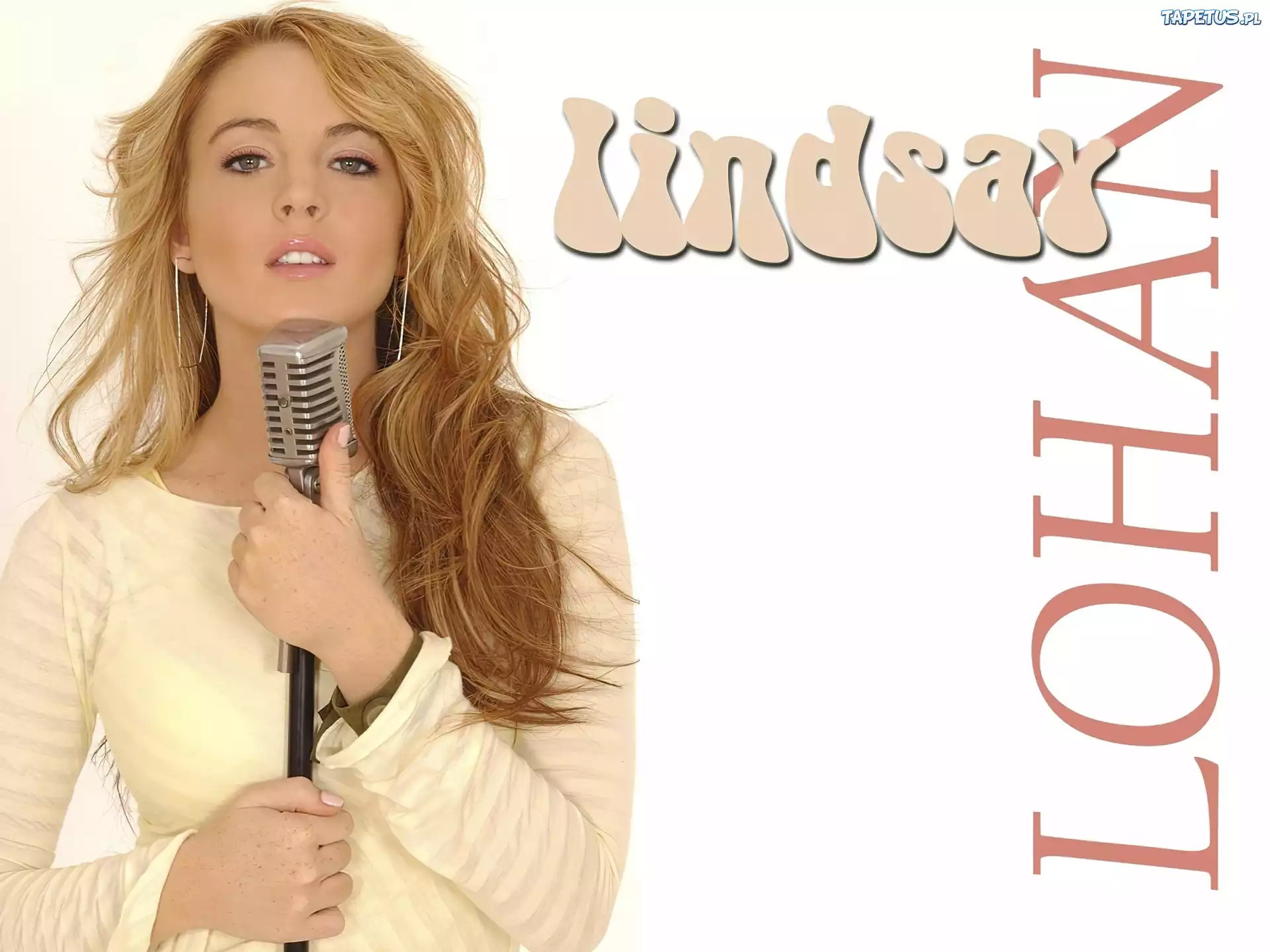 Lindsay Lohan, mikrofon