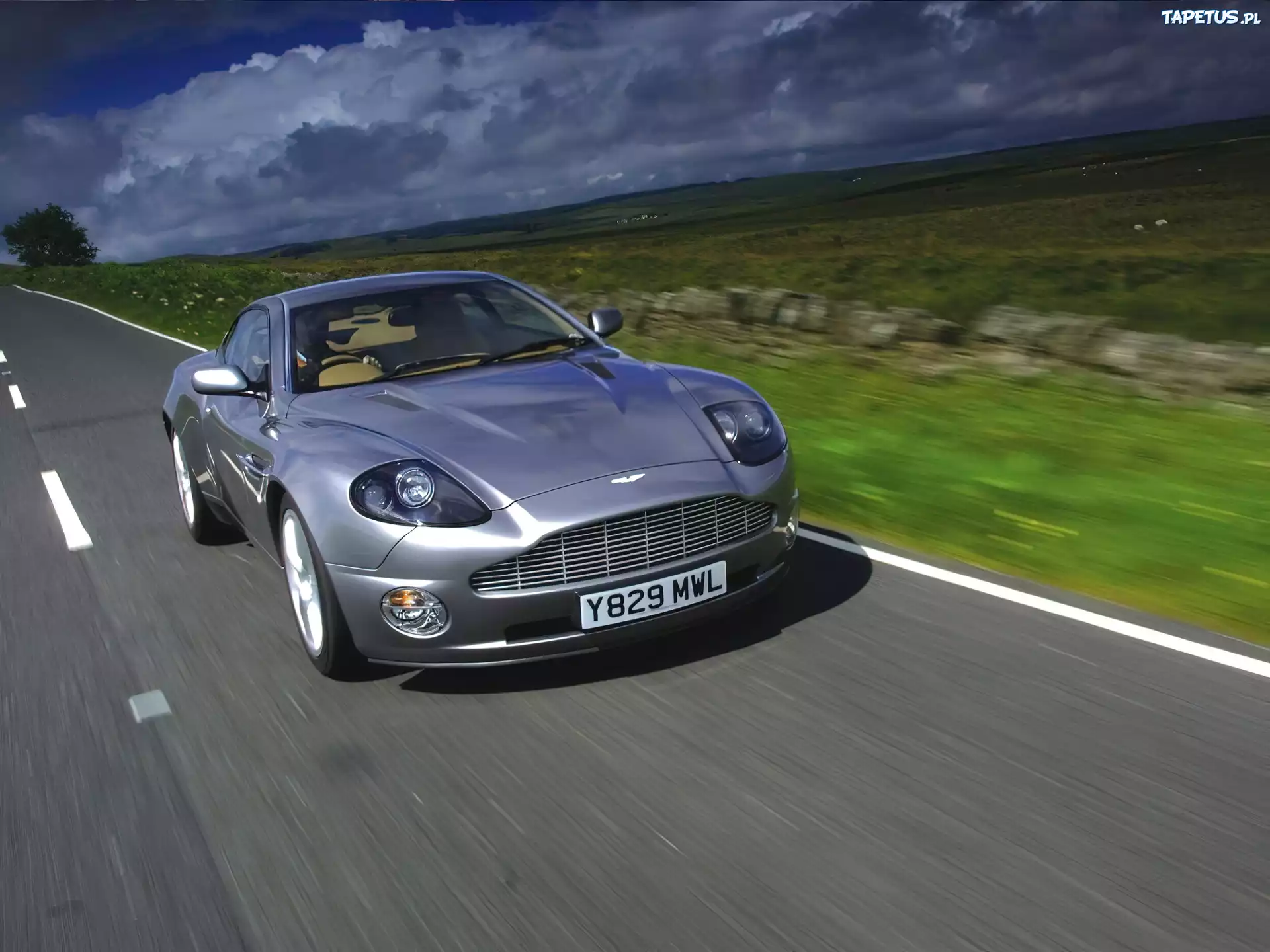 Srebrny, Aston Martin, V12 Vanquish