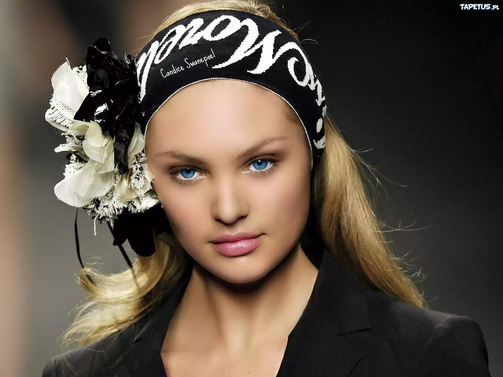 Candice Swanepoel, Opaska